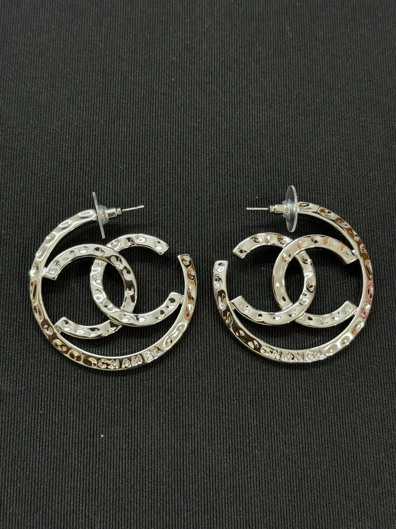 Chanel Silver Hammered Texture Interlocking CC Logo Earrings 3