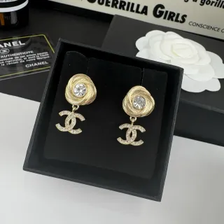 Chanel Spiral CC Crystal أقراط قطرة لون ذهبي