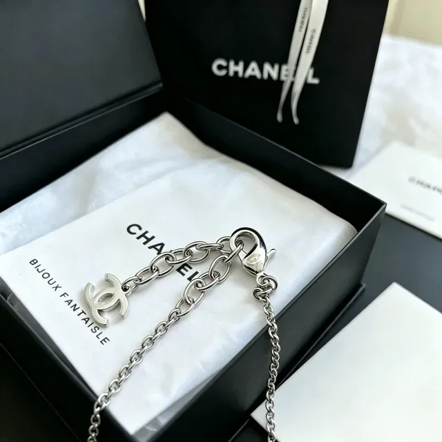 Chanel Star Motif White Enamel and Silver-Tone Chain Bracelet 2
