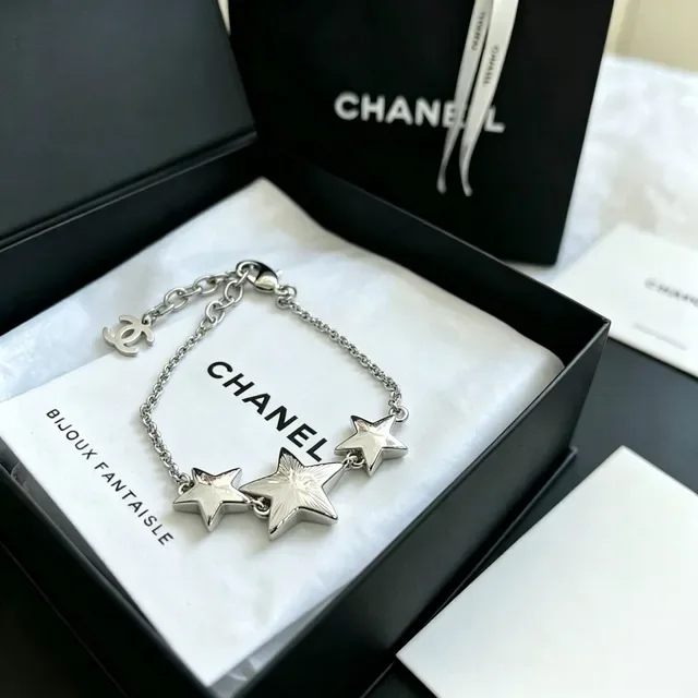 Chanel Star Motif White Enamel and Silver-Tone Chain Bracelet 3