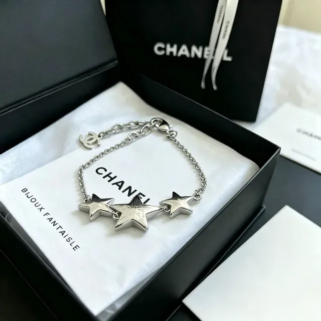 Chanel Star Motif White Enamel and Silver-Tone Chain Bracelet 5