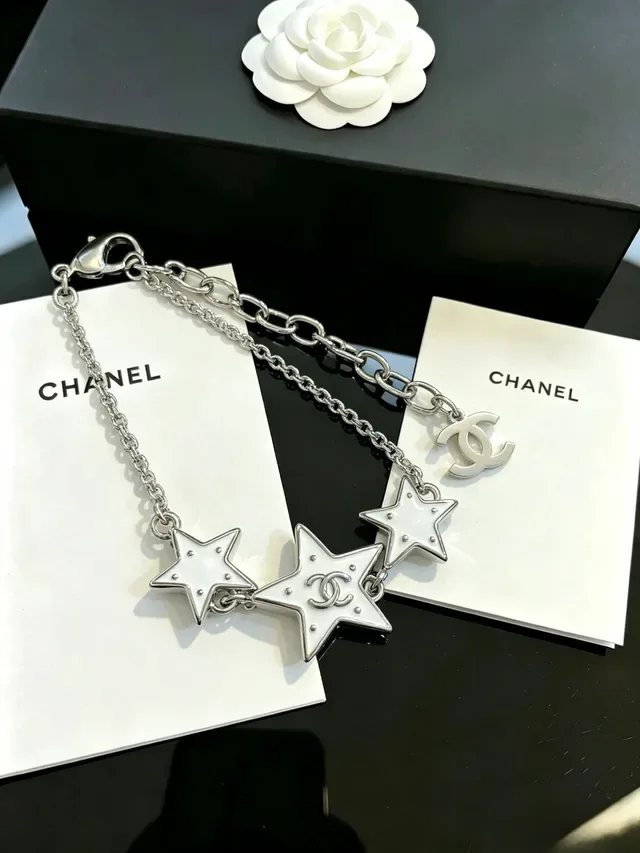 Chanel Star Motif White Enamel and Silver-Tone Chain Bracelet 8