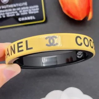 Chanel أصفر أسود نقش لوجو مكتمل بالمينا سوار
