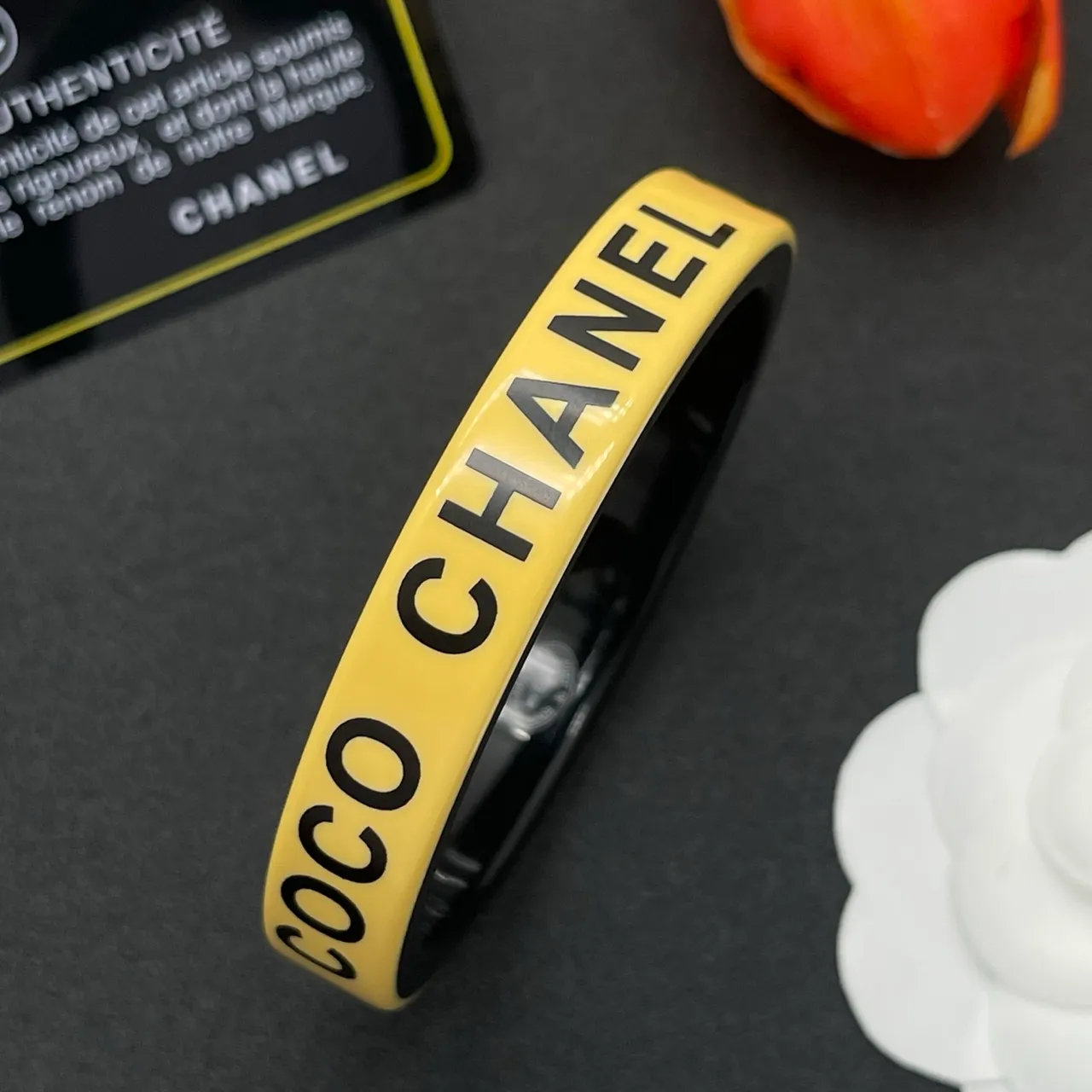 Chanel أصفر أسود نقش لوجو مكتمل بالمينا سوار 6