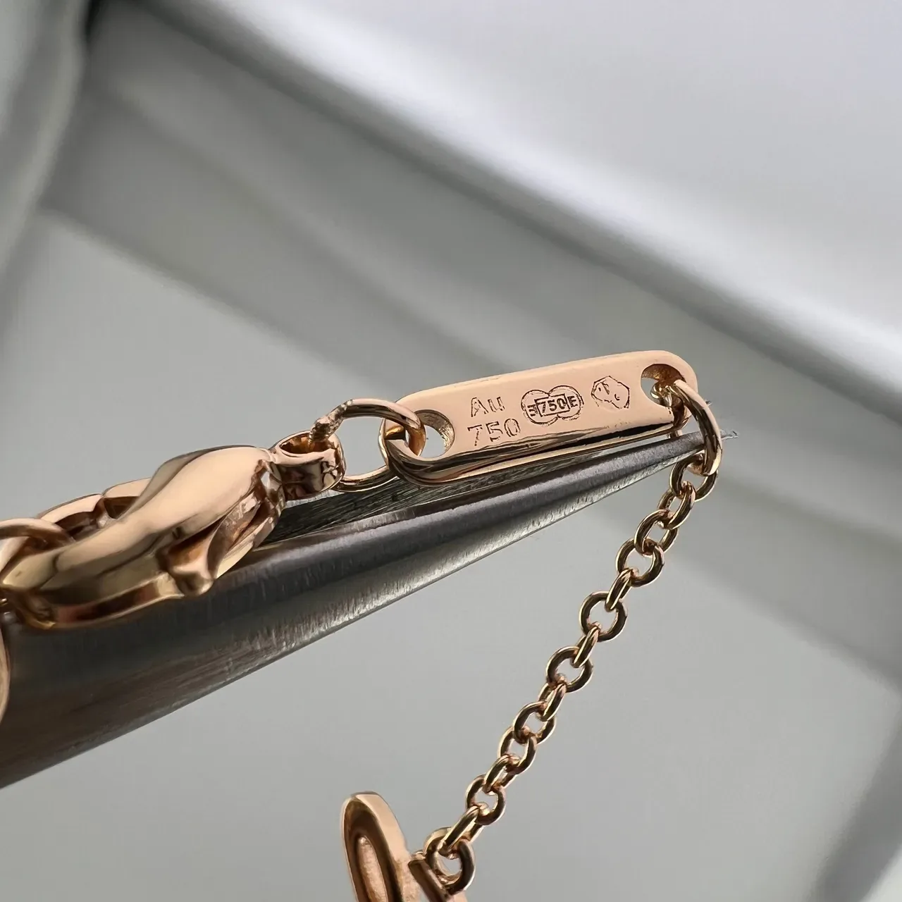 Chopard Happy Spirit قلادة ماس دائري طافر 2