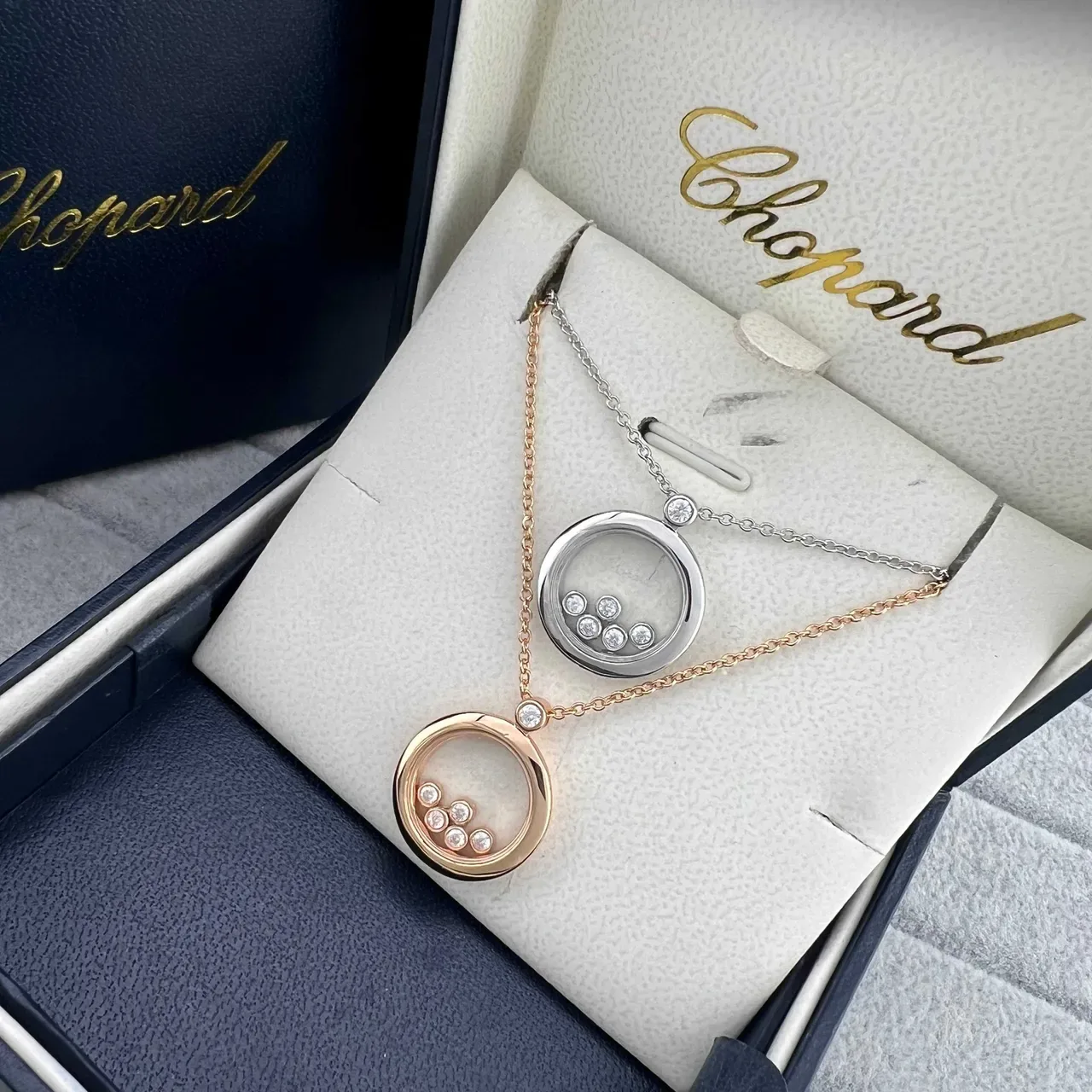 Chopard Happy Spirit قلادة ماس دائري طافر 8