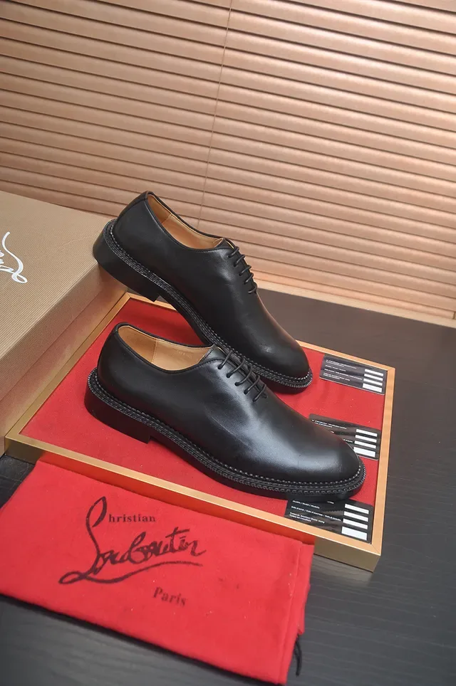 Christian Louboutin Chaussures Oxford à Cap Toe Noir 4