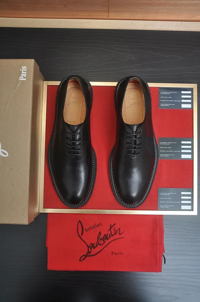Christian Louboutin Chaussures Oxford à Cap Toe Noir 5