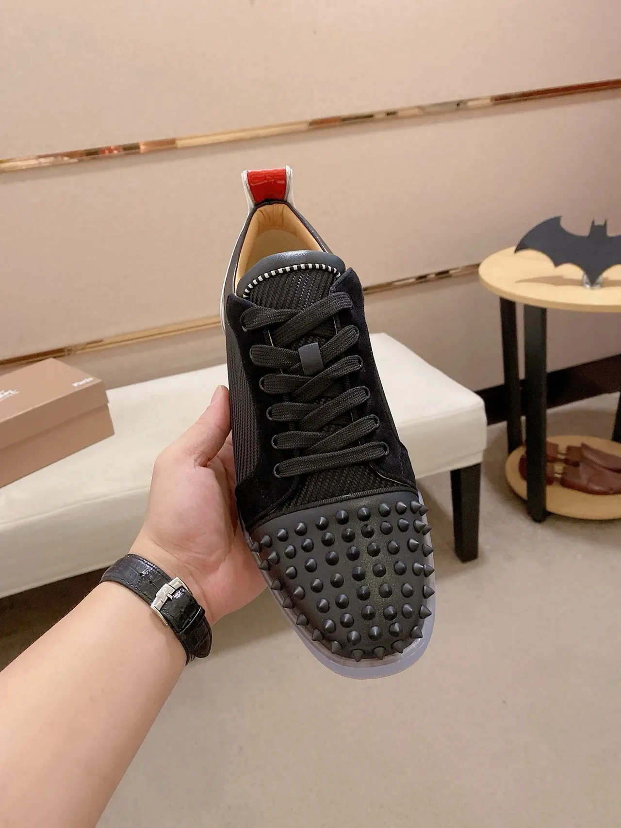 Christian Louboutin काला लाल स्पाइक टो मेश-सुएड हाइब्रिड अपर लाइफस्टाइल स्नीकर 2