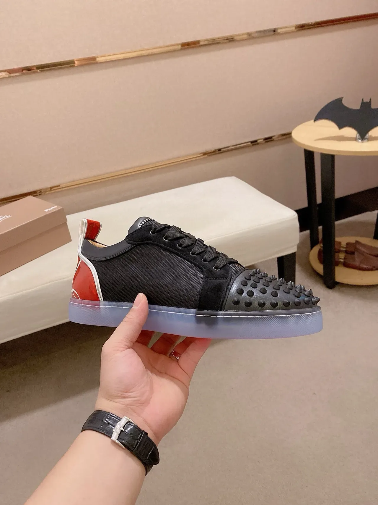 Christian Louboutin काला लाल स्पाइक टो मेश-सुएड हाइब्रिड अपर लाइफस्टाइल स्नीकर 4