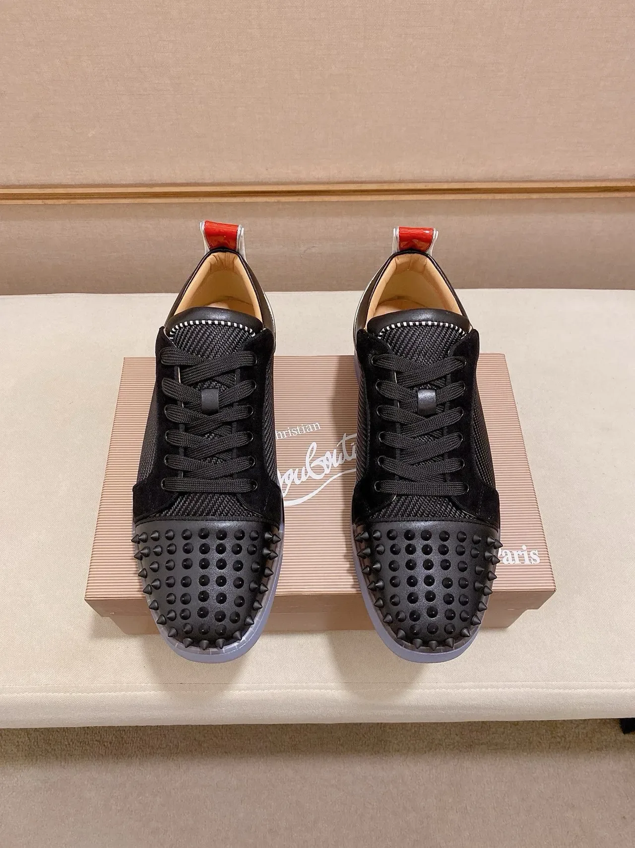 Christian Louboutin काला लाल स्पाइक टो मेश-सुएड हाइब्रिड अपर लाइफस्टाइल स्नीकर 7