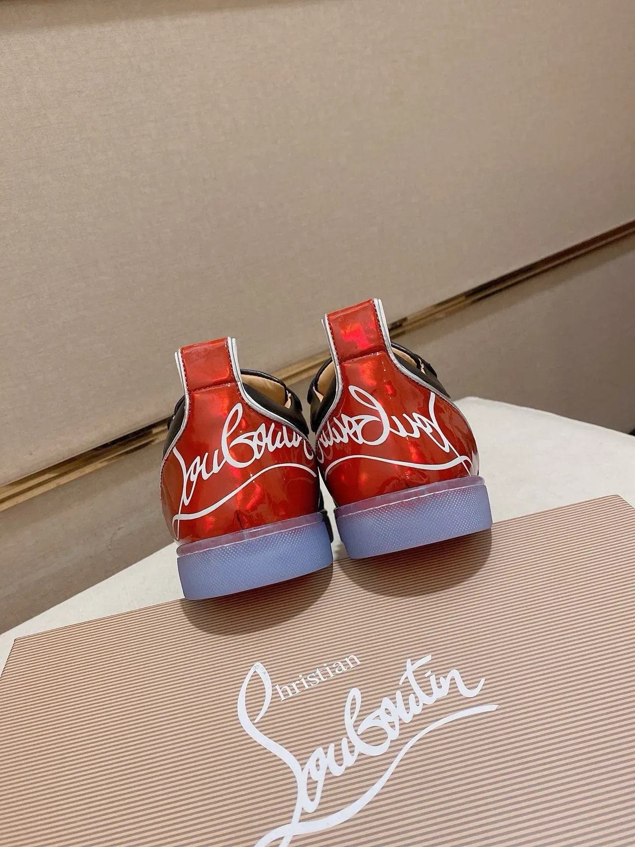 Christian Louboutin काला लाल स्पाइक टो मेश-सुएड हाइब्रिड अपर लाइफस्टाइल स्नीकर 8