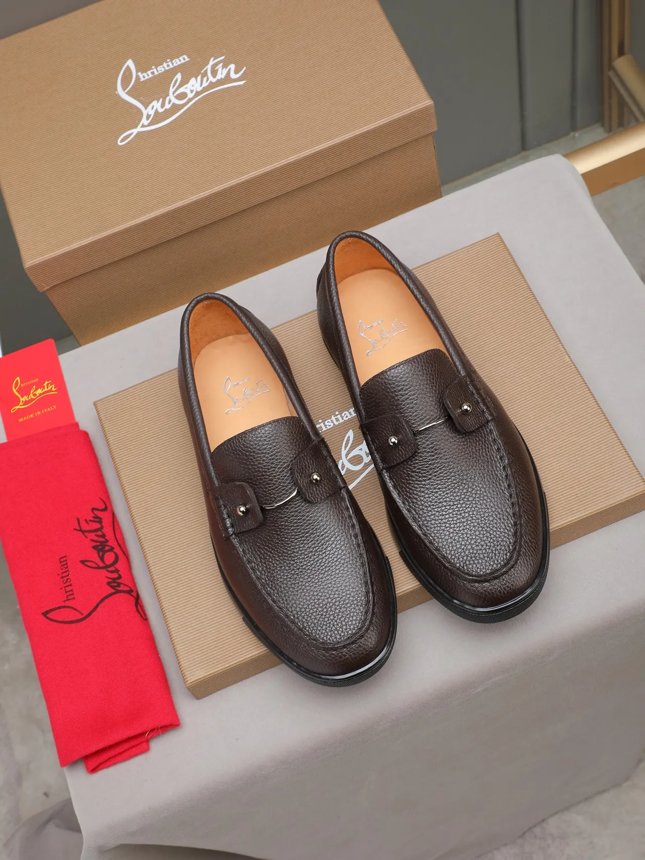 Christian Louboutin Mocassim Penny Marrom Couro Granulado Mocassim 3