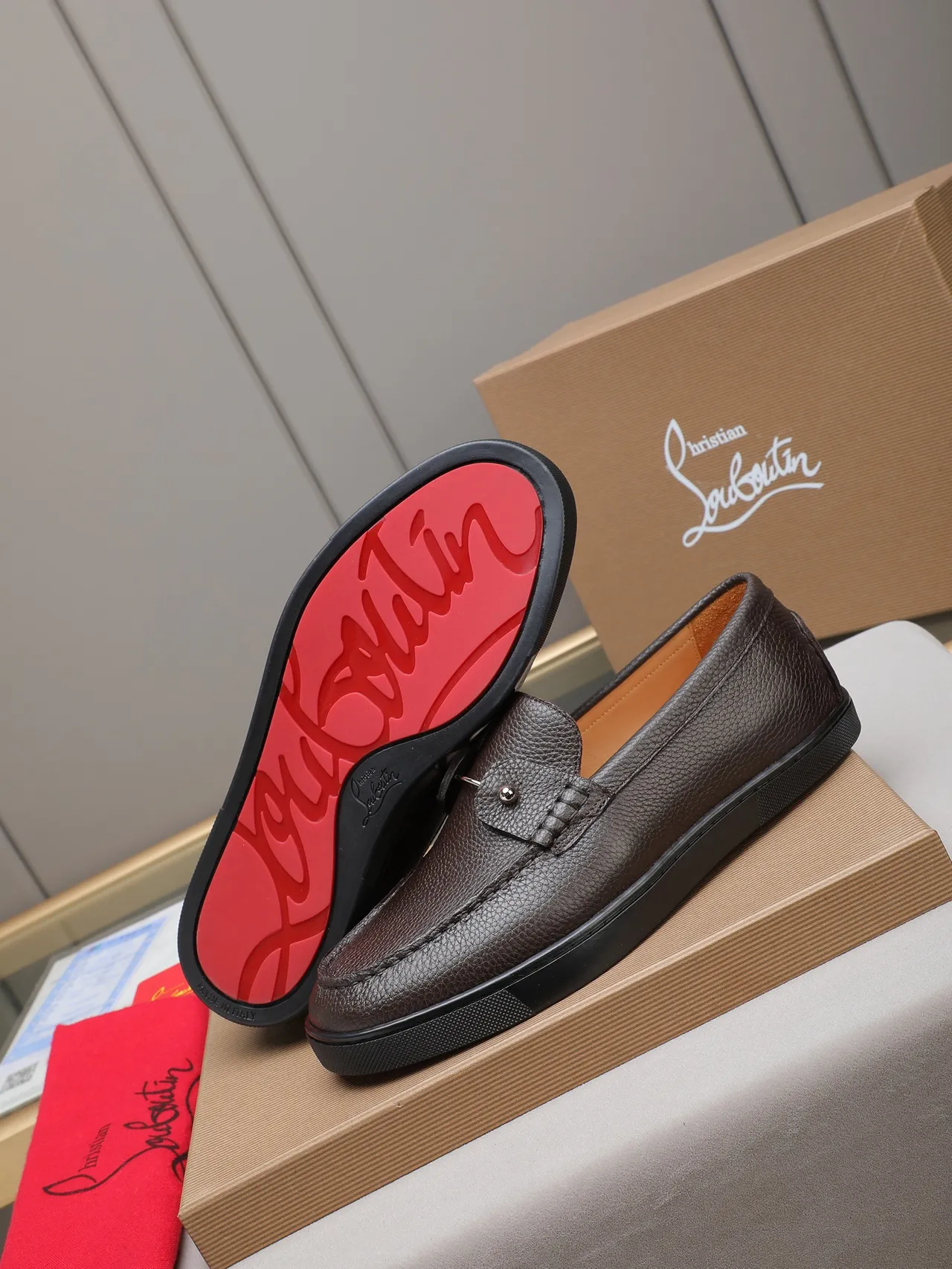 Christian Louboutin Mocassim Penny Marrom Couro Granulado Mocassim 5