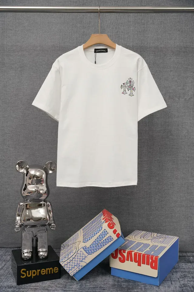Camiseta gráfica Chrome Hearts con cruz y círculo floral 2