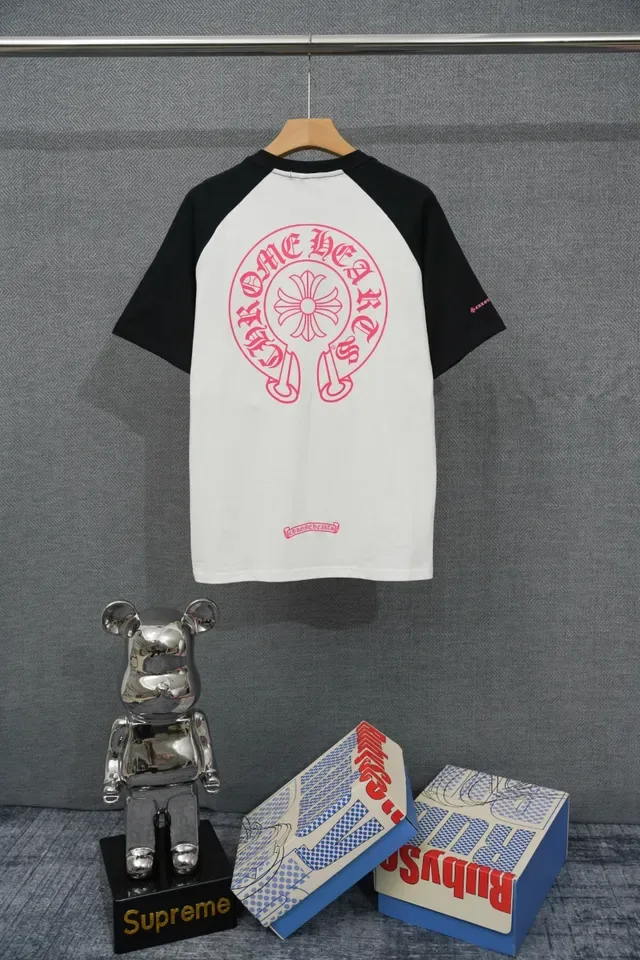 Chrome Hearts র‍্যাগলান স্লিভ এমব্রয়ডার্ড লোগো সাদা ও কালো টি-শার্ট 2