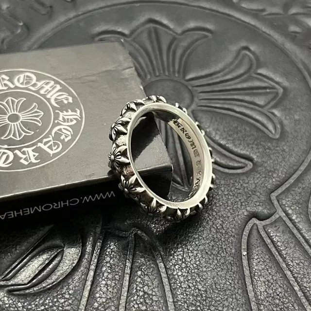 Chrome Hearts রৌপ্য কালো ফুলের মোটিফ ব্যান্ড উঁচু ডেইজী বিবরণ আংটি 9