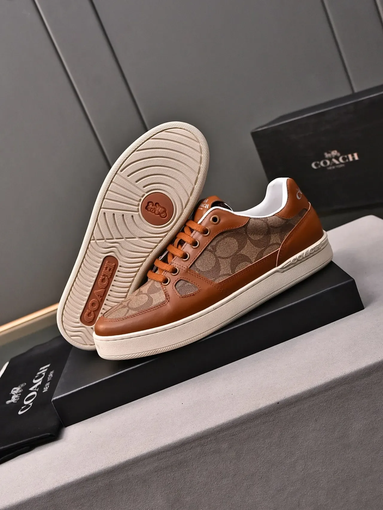 Coach Marron Beige Monogram Canvas Panel Cuir Tan Overlays Lifestyle Sneakers 4
