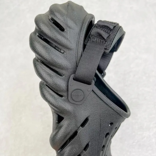 Crocs Echo Clog Negro Espuma Moldeada Mula 5