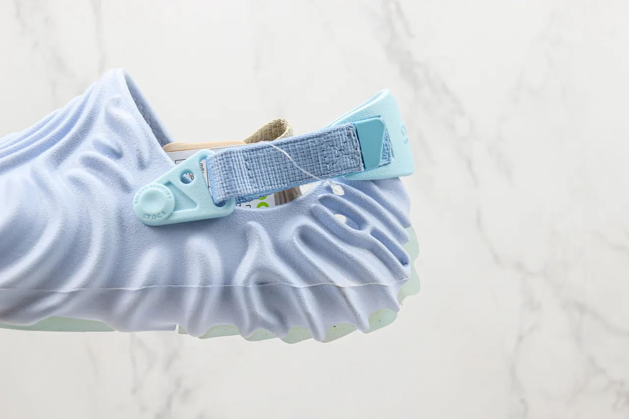 Crocs Echo Clog হালকা নীল আকৃতিযুক্ত ফোম ক্লগ 7