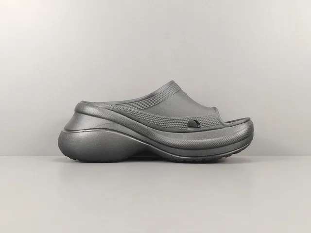 Crocs Echo Clog Metallic Gray Platform Clog 15