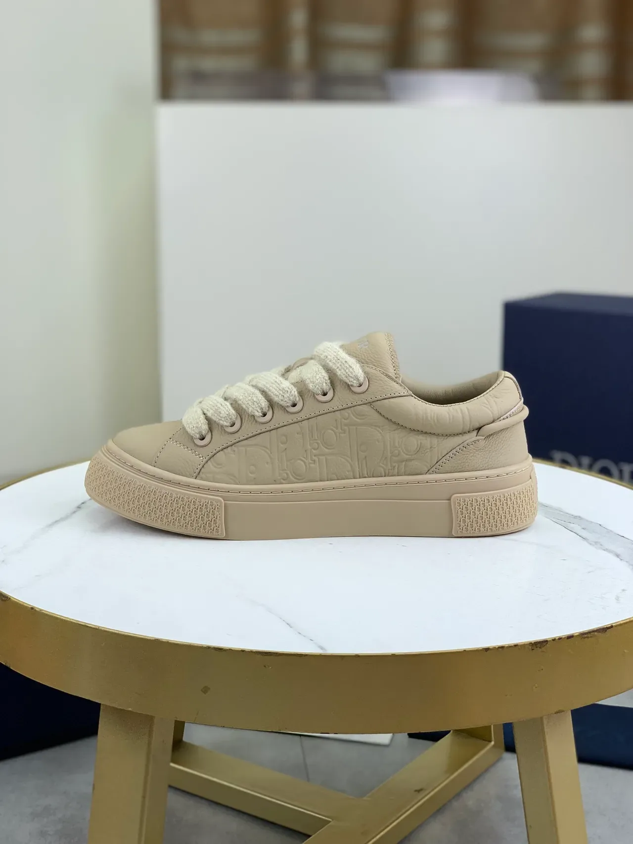 Dior B23 बेज एम्बॉस्ड ओब्लिक मॉनोग्राम लाइफस्टाइल स्नीकर 5