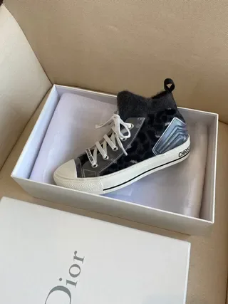 Dior B23 Baskets de style de vie à plateforme à bout haut noires avec bordure de fourrure 3