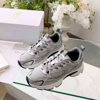 Dior B23 Baskets gris et noir à semelle épaisse