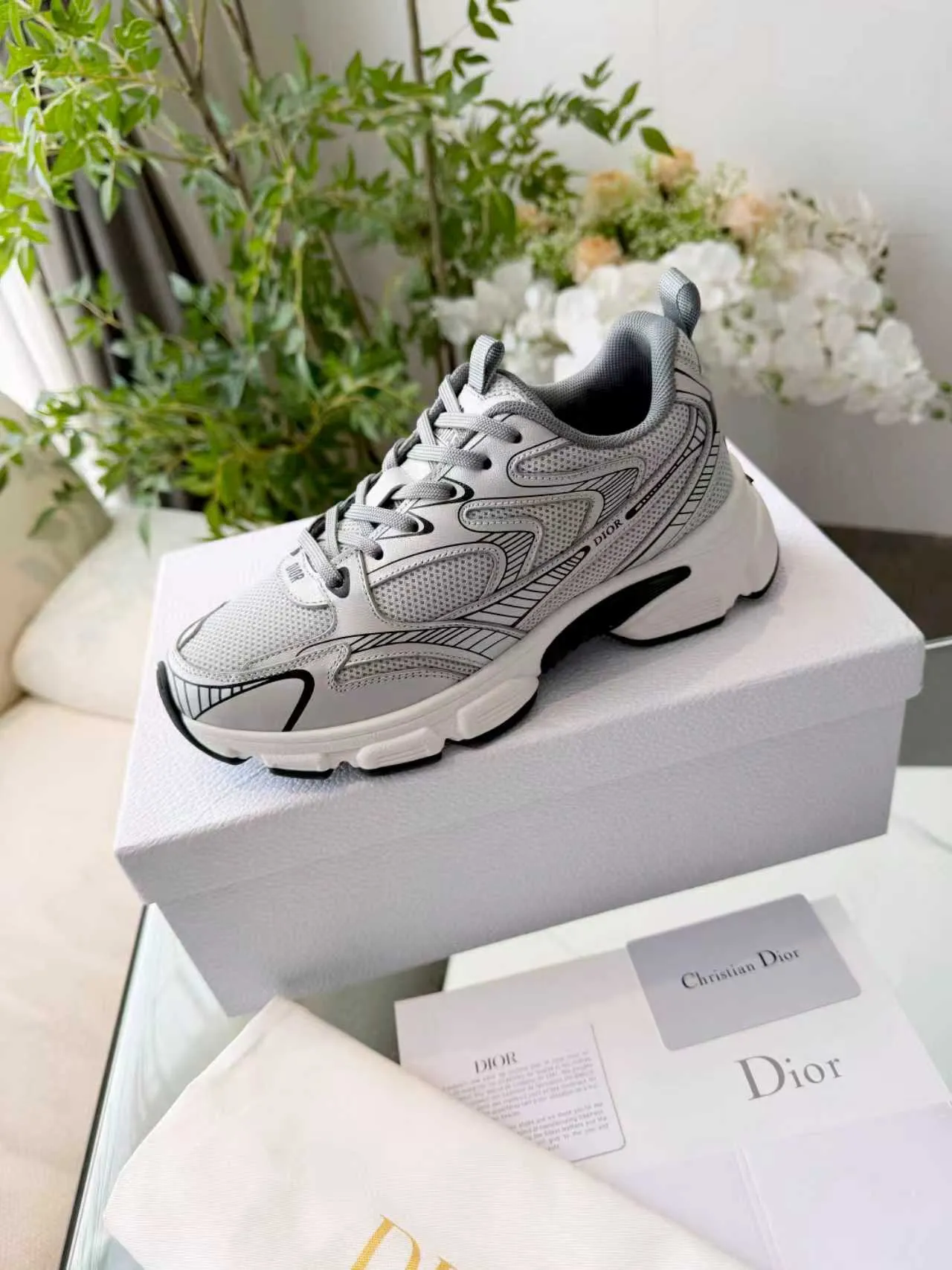 Dior B23 Baskets gris et noir à semelle épaisse 2