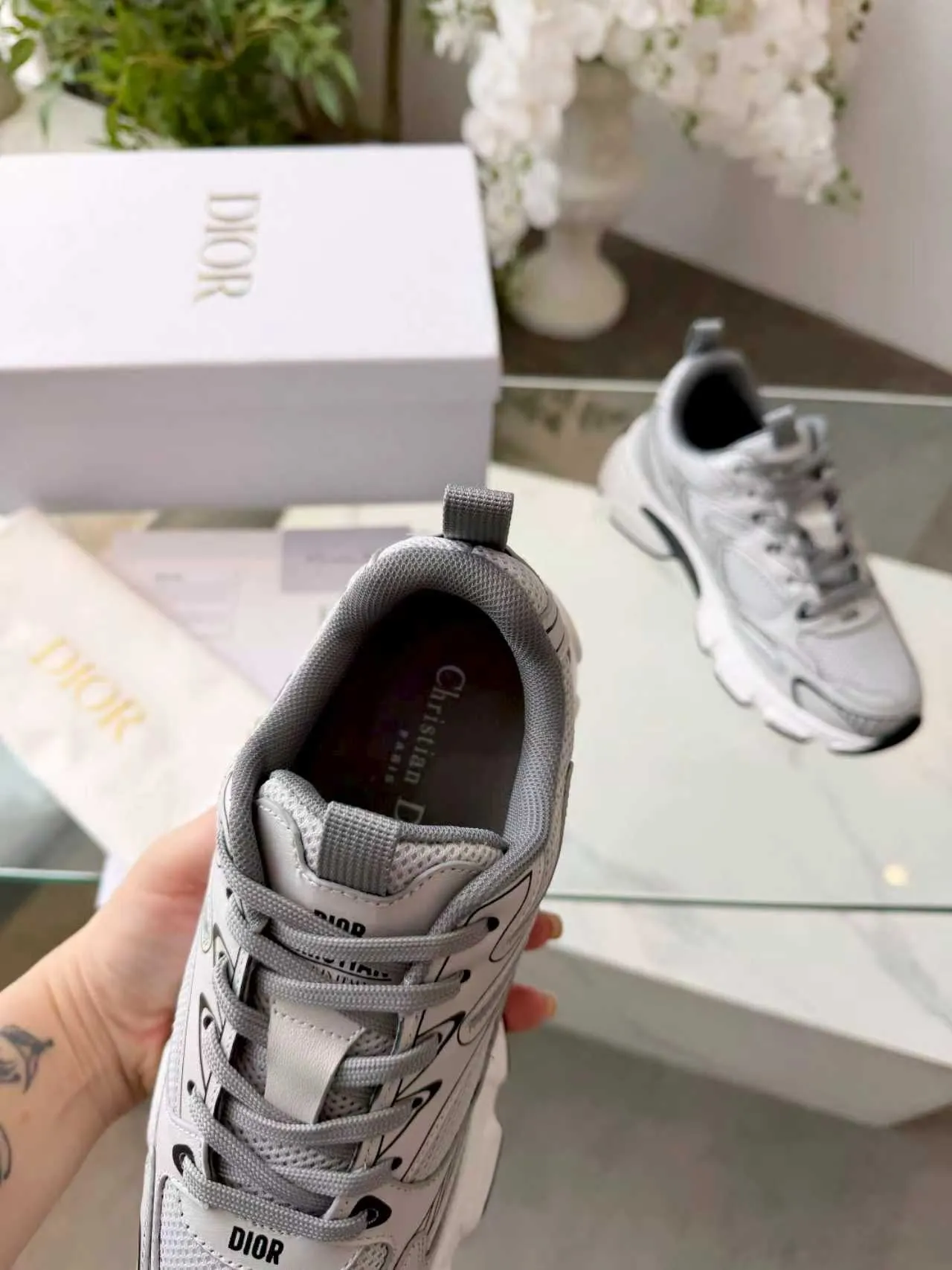 Dior B23 Baskets gris et noir à semelle épaisse 3