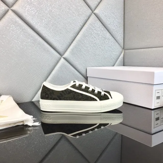 Dior B23 Chaussures lifestyle en canvas monogrammé à toe cap blanc 4