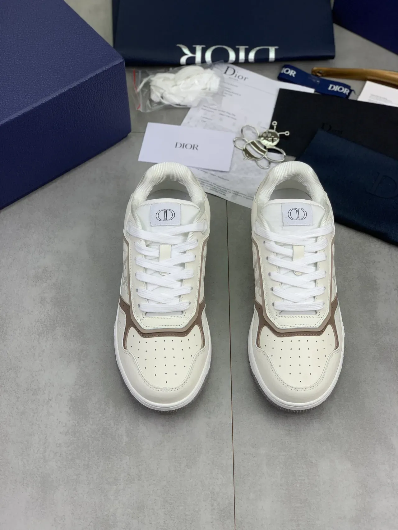 Dior B23 Off-White and Taupe 生活方式运动鞋 4
