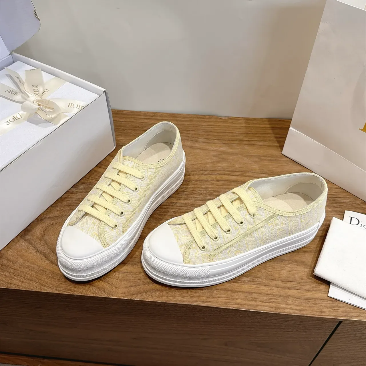 Dior B23 amarelo pálido Monogram plataforma lifestyle tênis 5