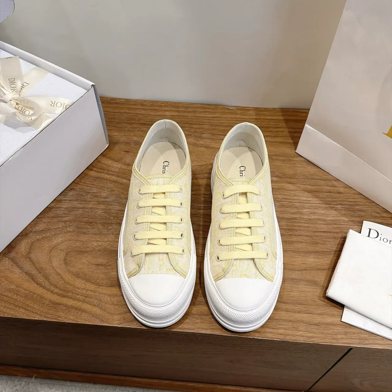 Dior B23 amarelo pálido Monogram plataforma lifestyle tênis 6