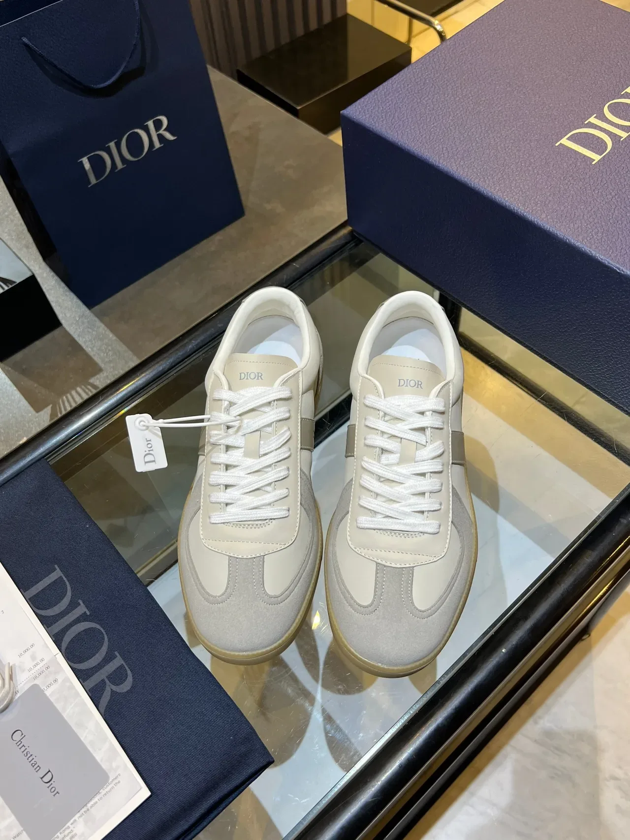 Dior B27 Sneakers Lifestyle de Cuero y Ante Blanco y Gris 4