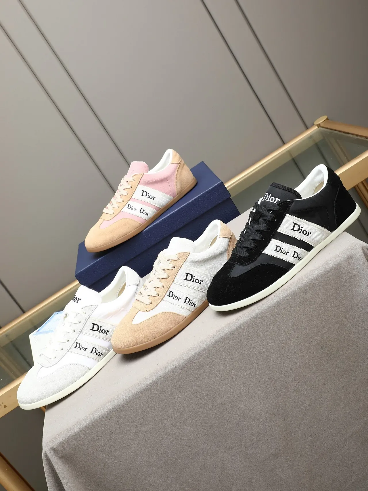 Dior B27 baskets lifestyle blanches beige à talon bas en daim et textile 2