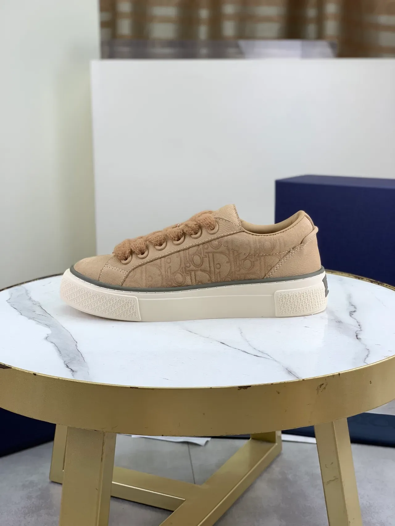 Dior Tênis Lifestyle Bege Marrom Monogramados Parte Superior Cadarços Estilo Cordo Tricotado 5