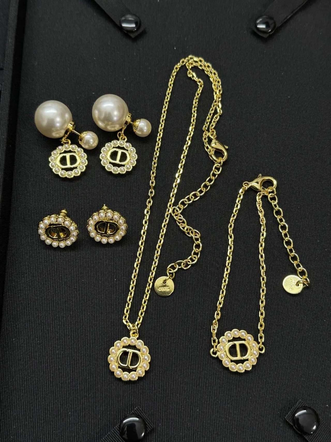 Dior CD Logo Pearl Collection Gold White Chain Medallion Necklace 7