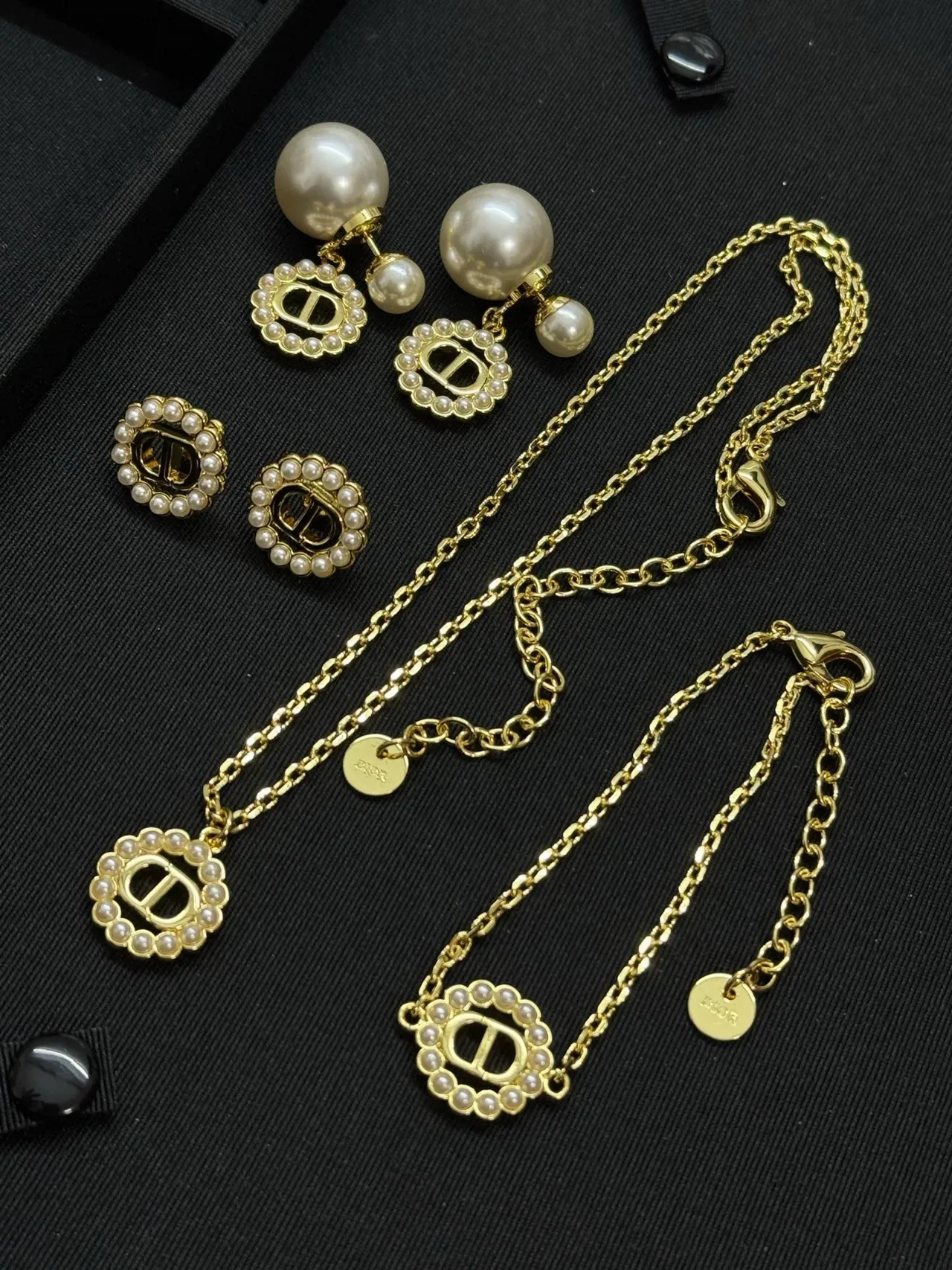 Dior CD Logo Pearl Collection Gold White Chain Medallion Necklace 8