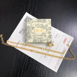 Colar Dior Diorama Corrente Curb de Ouro Fecho Logo em Forma de D