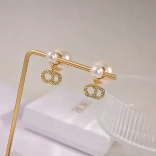 Dior Boucles d'oreilles clou doré perle blanche incrusté de cristal CD Logo