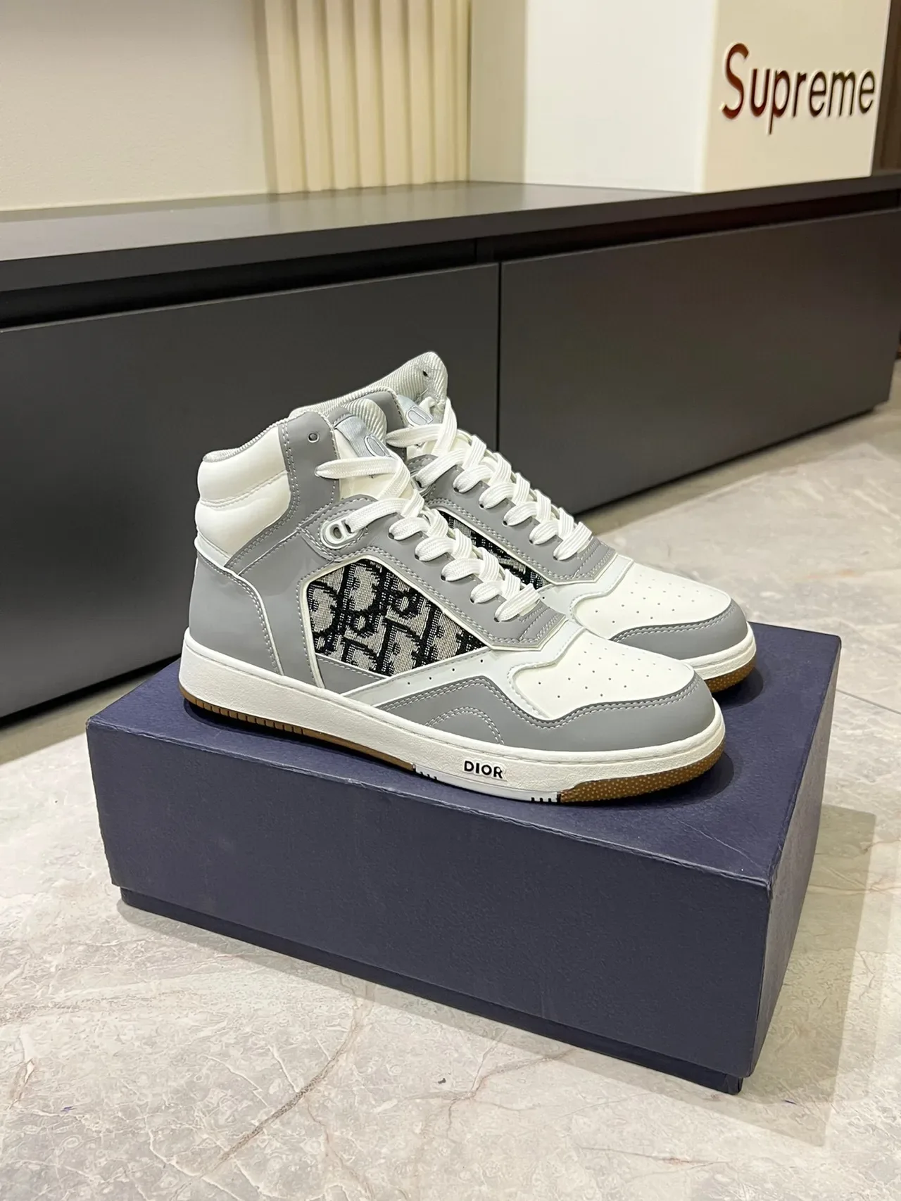 Dior Gris Blanc High-Top Panneau Monogramme Chaussures Lifestyle 3
