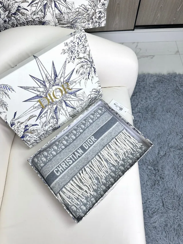 Dior Oblique Gray White Jacquard Logo Pattern Fringed Edges Cashmere Scarf 6