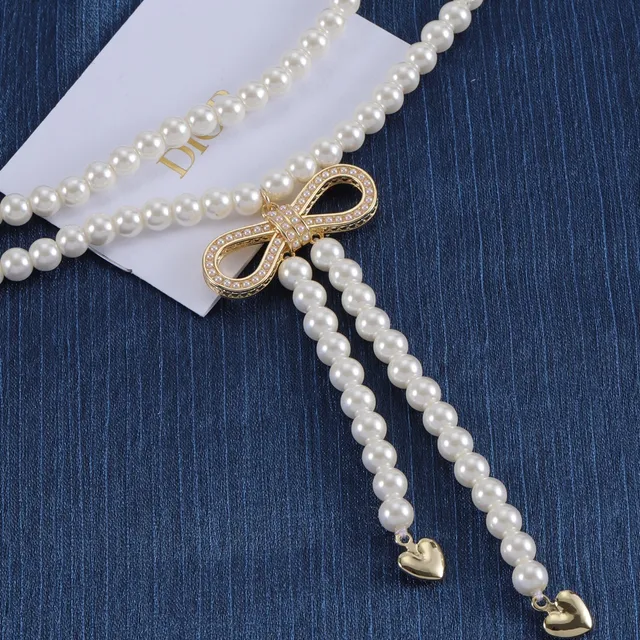 Dior Collar de oro blanco con cadena doble de perlas adornado con cristales en forma de lazo 4