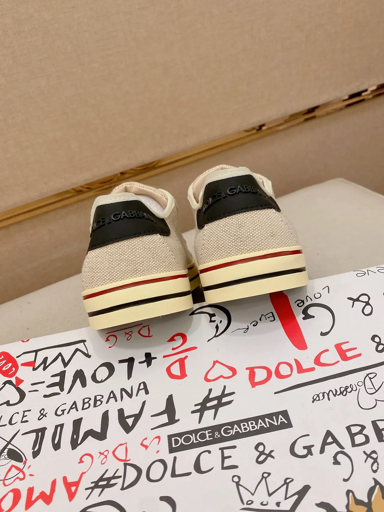Dolce & Gabbana Zapatillas Lifestyle Beige Amarillo Parte Superior Lona Contraste Capota Punta 3