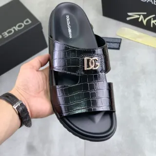 Dolce & Gabbana Portofino Cuir crocodile noir brillant Interlocking DG Metal Plaque zapatillas