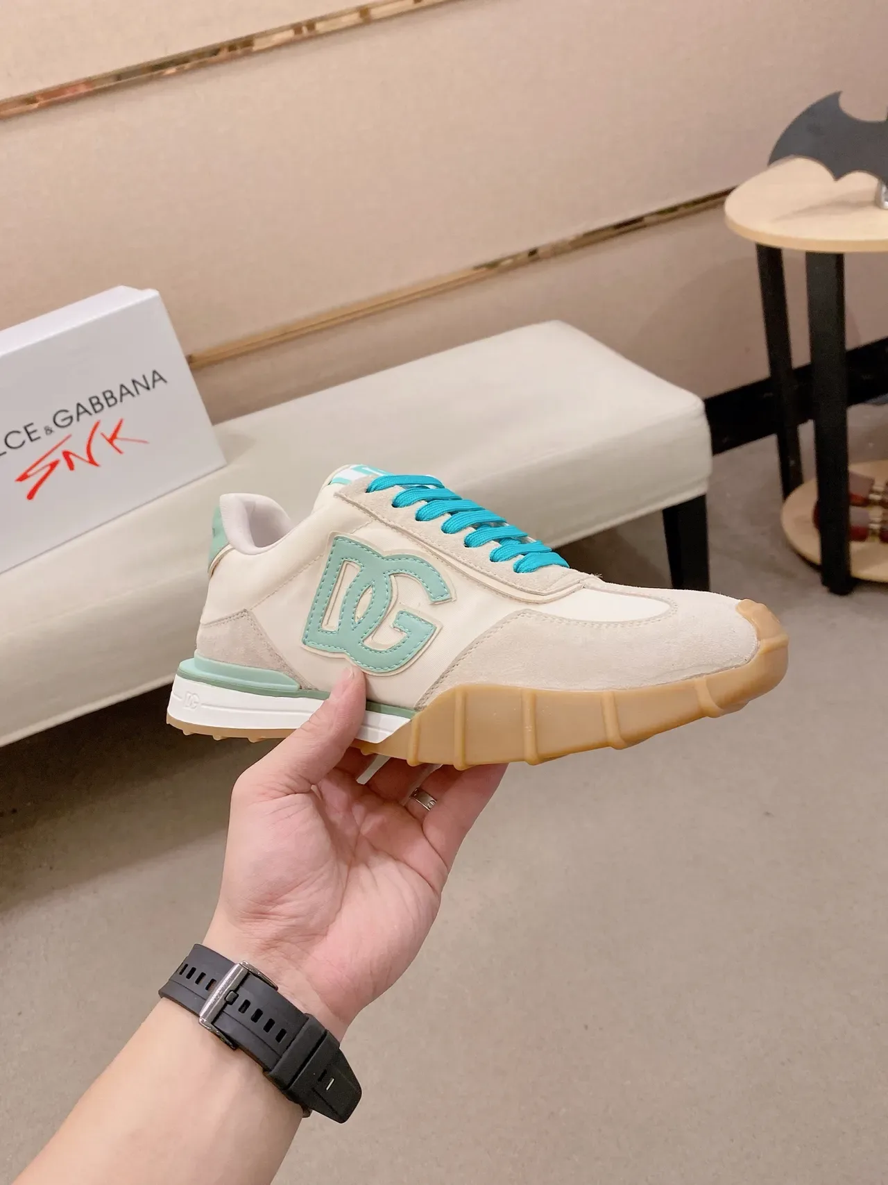 Dolce & Gabbana Beige Green Zapatillas con Acentos de Logo en Suede y Textil 5