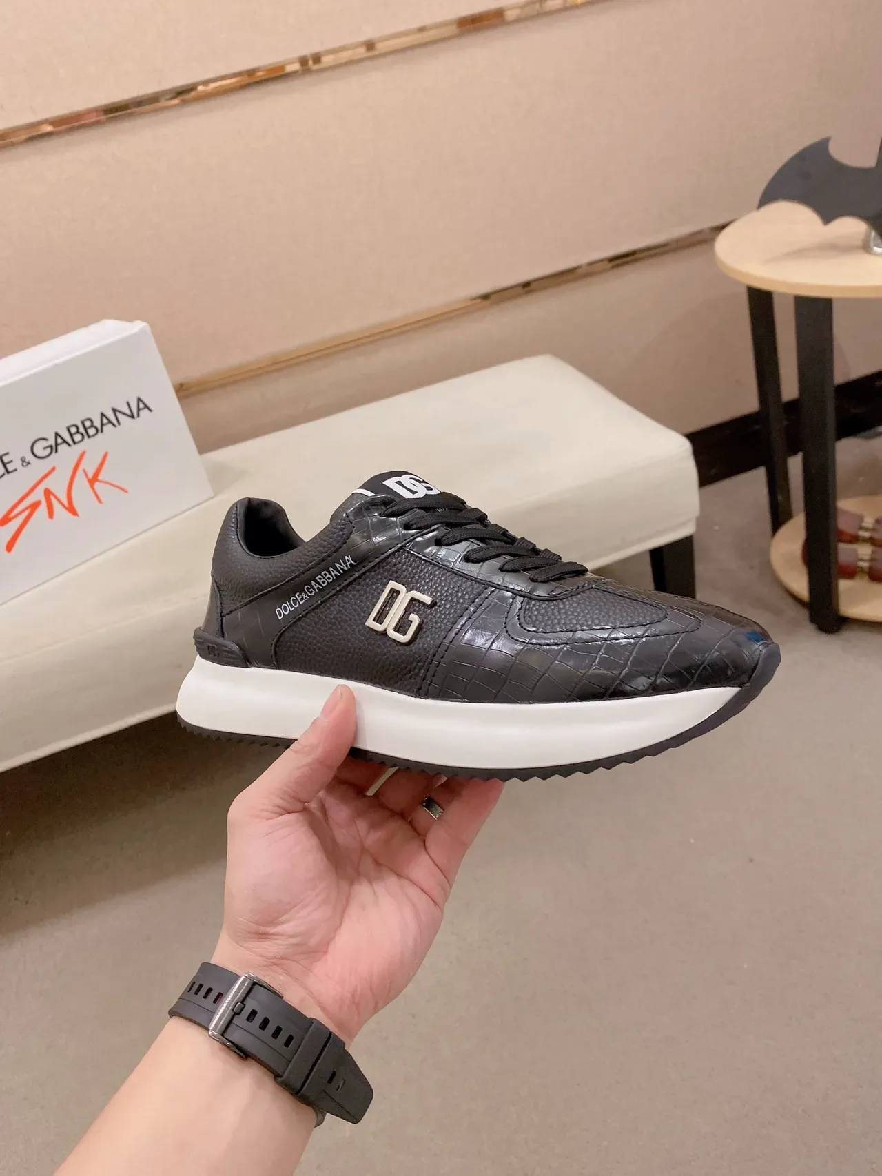 Dolce & Gabbana 黑白鳄鱼压纹皮革金属 DG Logo 徽章 生活方式运动鞋 5