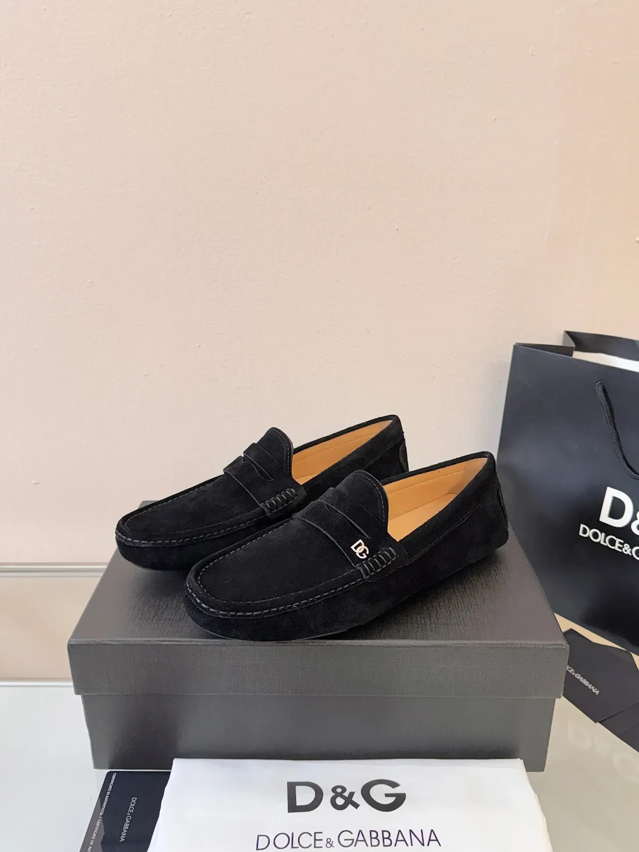 Dolce & Gabbana DG Logo Penny Loafer en Daim 2