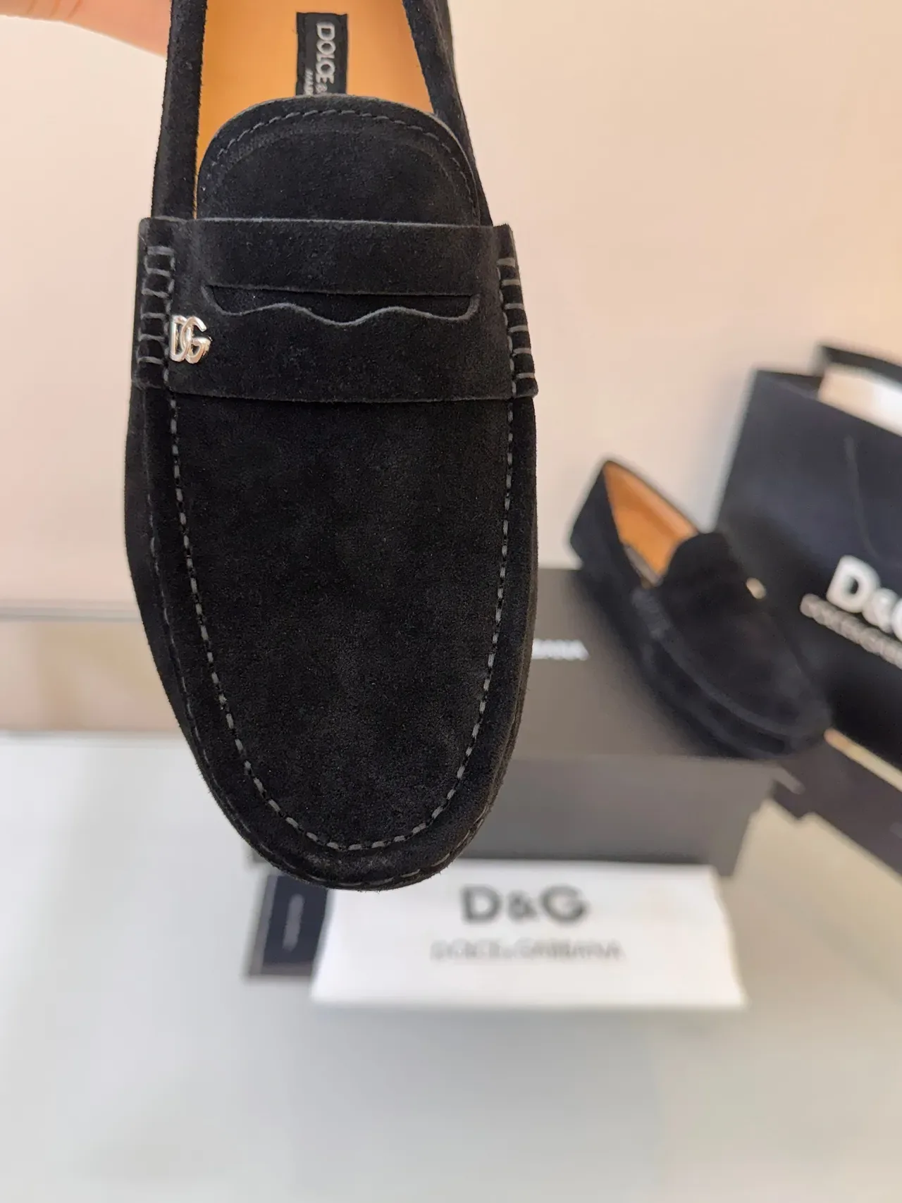Dolce & Gabbana DG Logo Penny Loafer en Daim 3